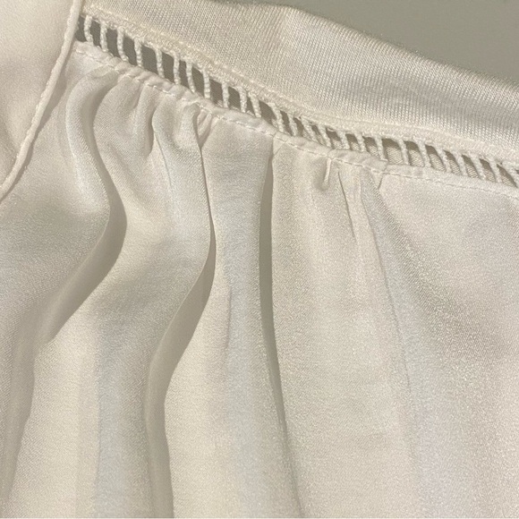 Banana Republic White Long-Sleeve Satin-Front Top, size L - Picture 5 of 8